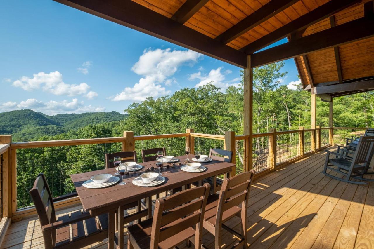 New / 3 King Suites / Sleeps12 / View / 5 Mi To Pf / Hot Tub Сивиървил Екстериор снимка