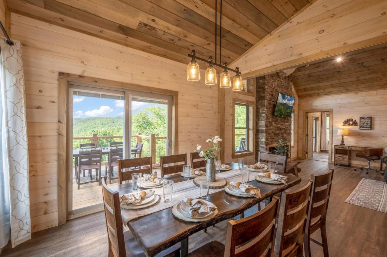 New / 3 King Suites / Sleeps12 / View / 5 Mi To Pf / Hot Tub Сивиървил Екстериор снимка