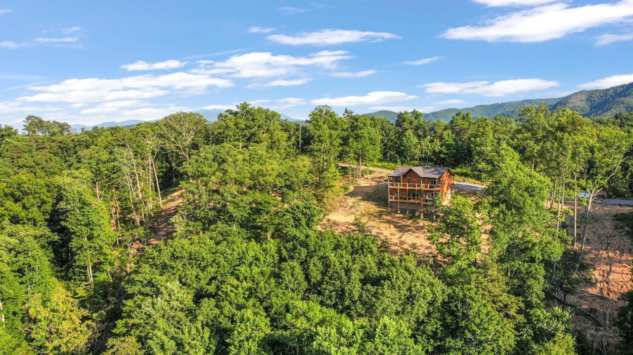 New / 3 King Suites / Sleeps12 / View / 5 Mi To Pf / Hot Tub Сивиървил Екстериор снимка