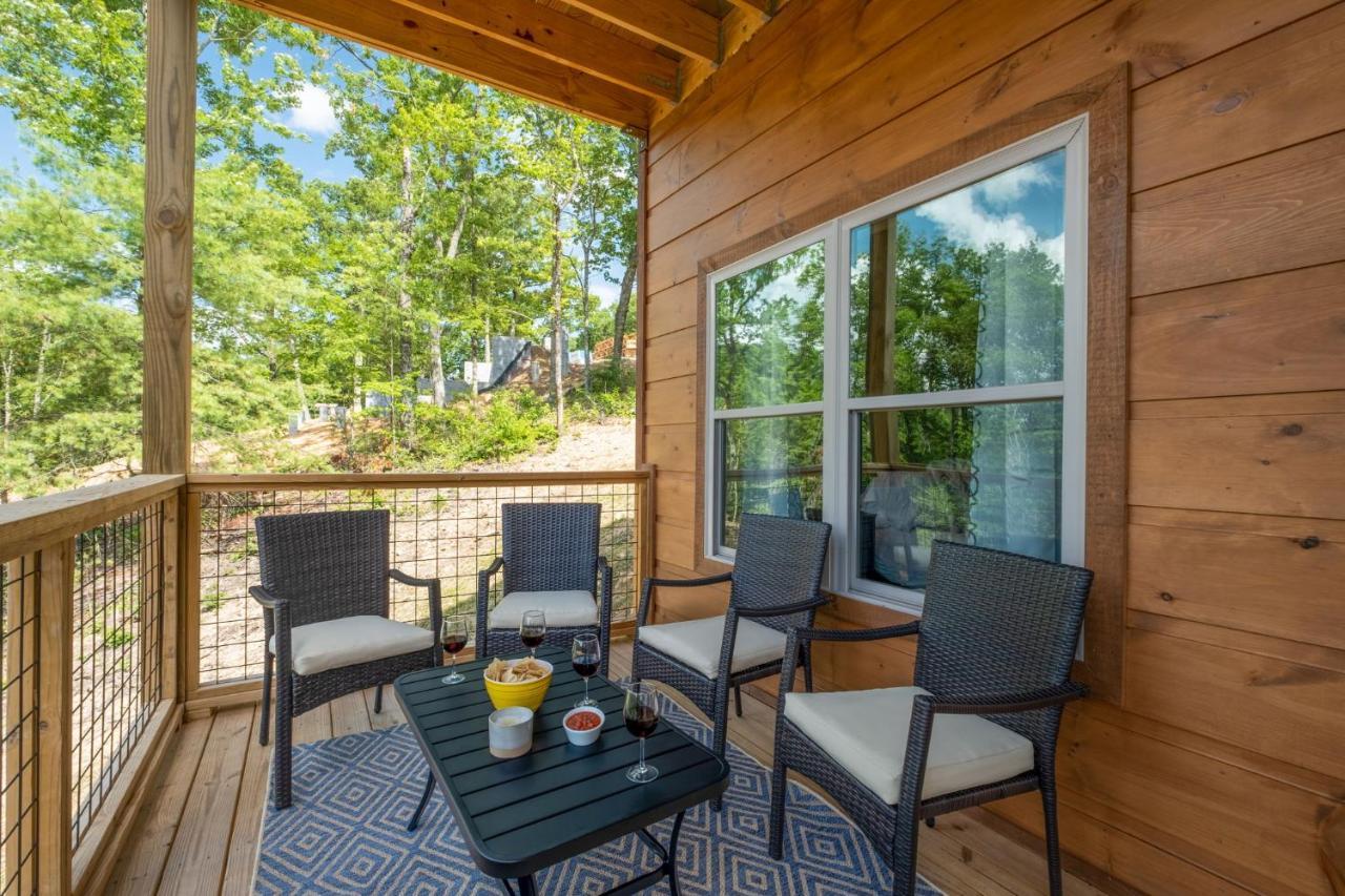New / 3 King Suites / Sleeps12 / View / 5 Mi To Pf / Hot Tub Сивиървил Екстериор снимка