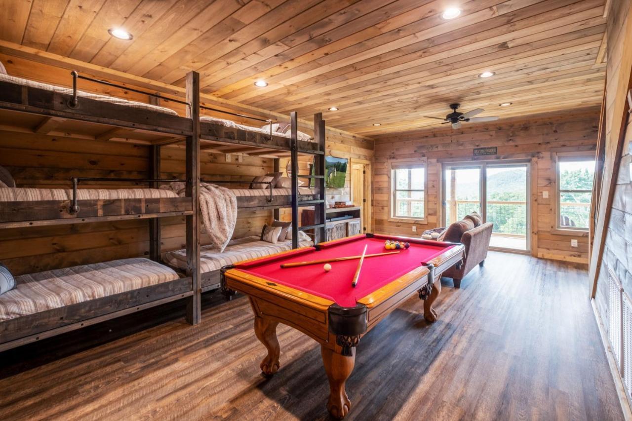 New / 3 King Suites / Sleeps12 / View / 5 Mi To Pf / Hot Tub Сивиървил Екстериор снимка