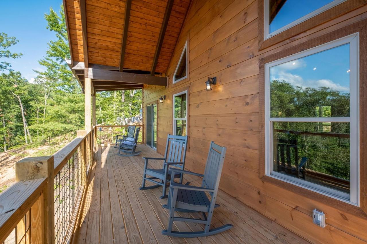 New / 3 King Suites / Sleeps12 / View / 5 Mi To Pf / Hot Tub Сивиървил Екстериор снимка