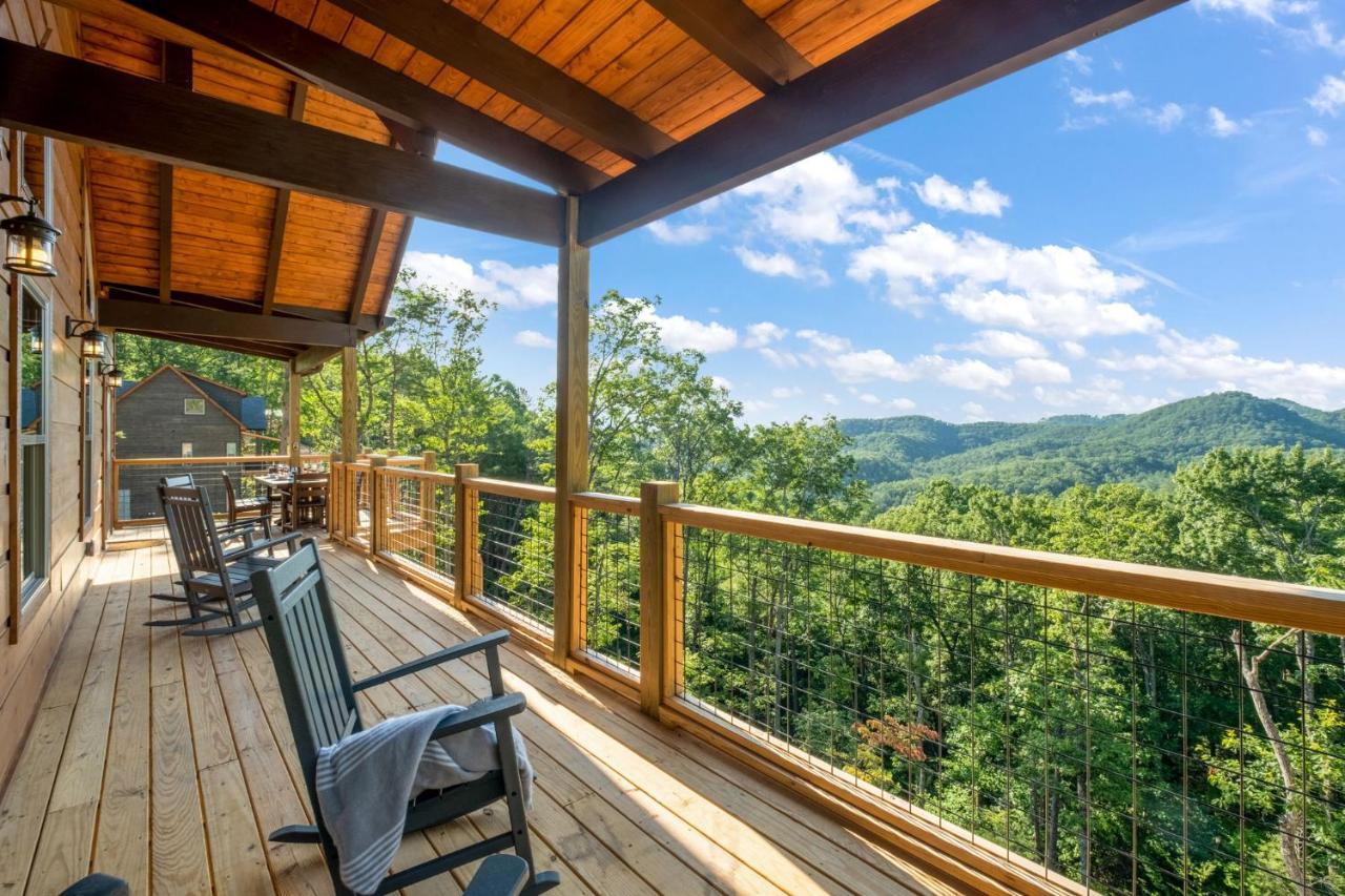 New / 3 King Suites / Sleeps12 / View / 5 Mi To Pf / Hot Tub Сивиървил Екстериор снимка