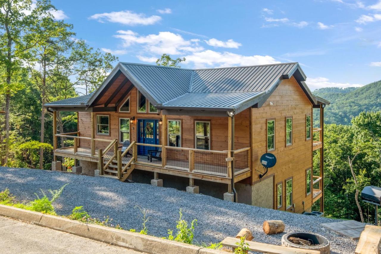 New / 3 King Suites / Sleeps12 / View / 5 Mi To Pf / Hot Tub Сивиървил Екстериор снимка